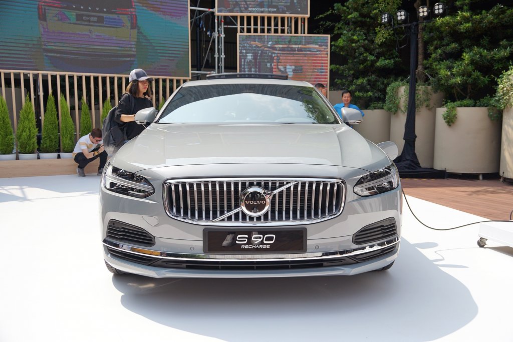 Volvo S90 Recharge Vn (18).JPG