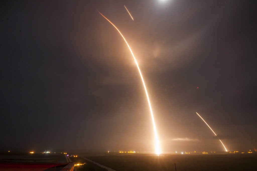 Space 2015_12_22 (1) SpaceX.jpg