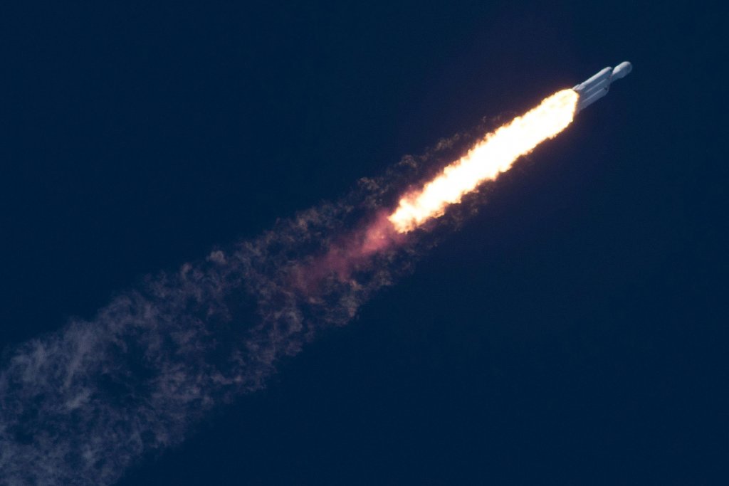 Space 2018_2_6 (1) SpaceX Falcon.jpeg