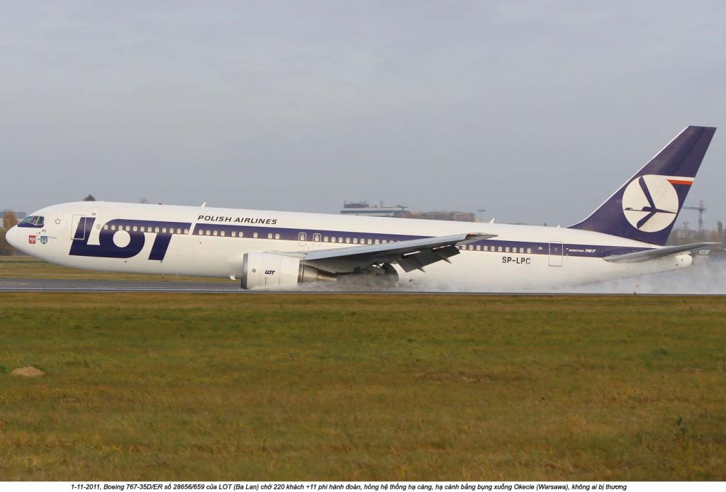 Boeing 767-35D-ER (13).jpg