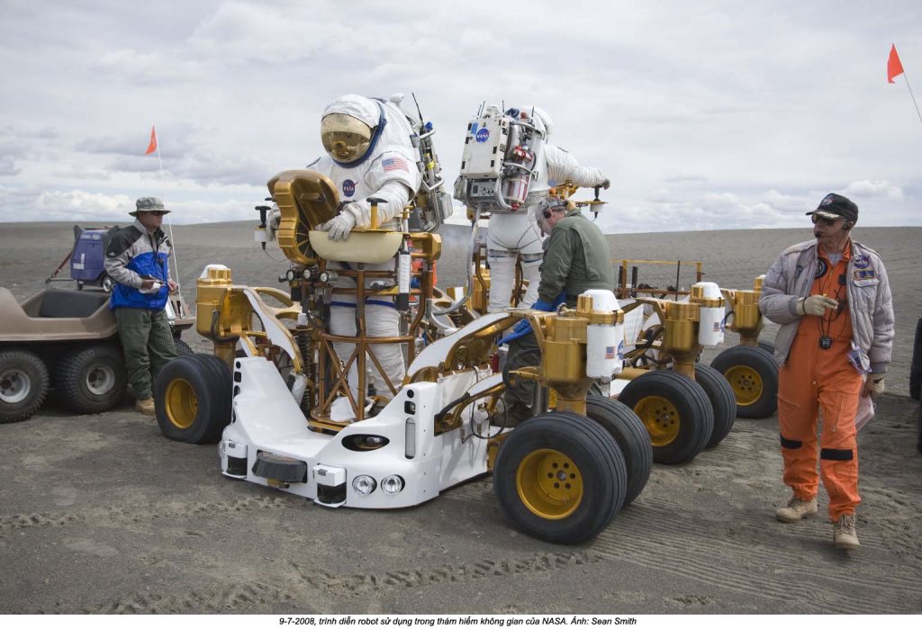 Lunar Rover (2).jpg