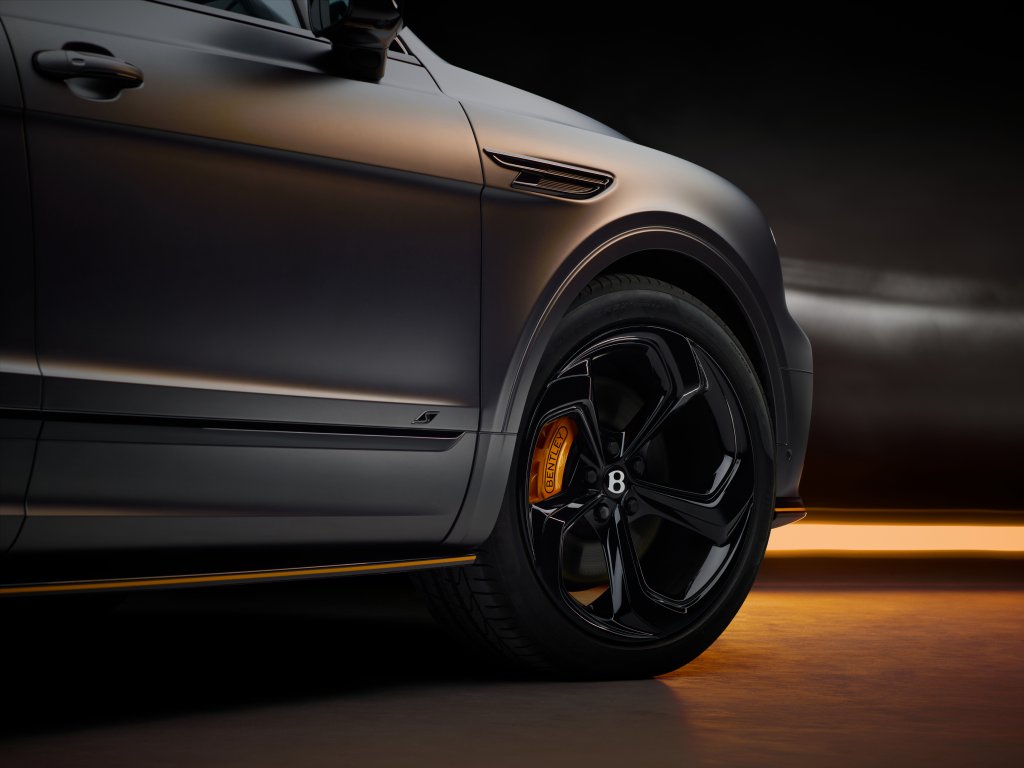 jpeg-Imagery_Bentayga Black Edition_24MY_Bentayga S Black Edition - Wheel Detail (1).jpg