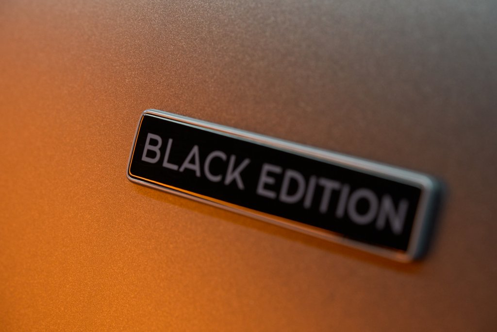 jpeg-Imagery_Bentayga Black Edition_24MY_Bentayga S Black Edition - Black Edition Badge.jpg