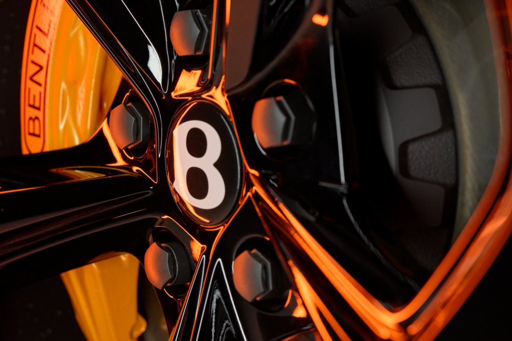 jpeg-Imagery_Bentayga Black Edition_24MY_Bentayga S Black Edition - Wheel Detail.jpg
