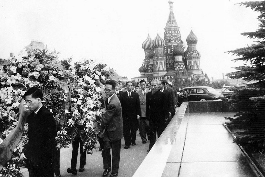 HCM 1957_7_16 (1) Moscow.jpg