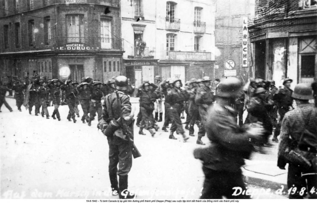 Pháp 1942_8_19 (37) Raid Diepper.jpg