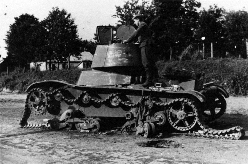 Tank T-26 (12).jpg