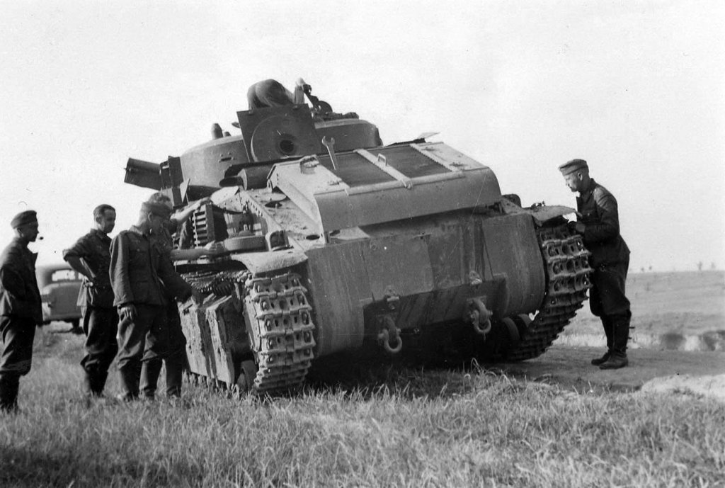 Tank T-28 (2).jpg