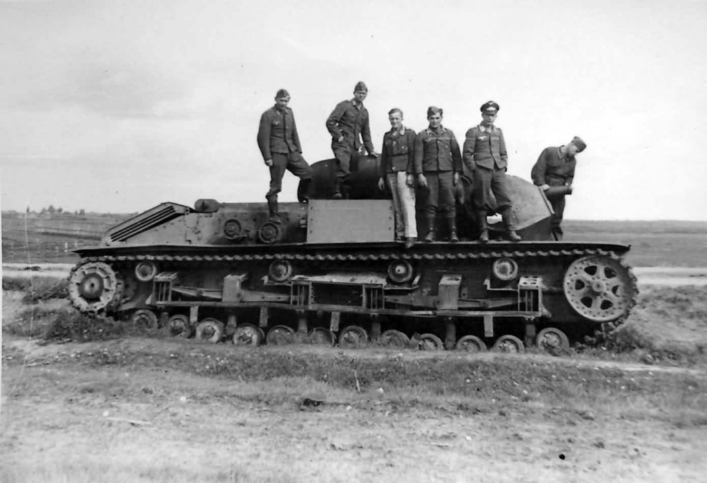 Tank T-28 (5).jpg