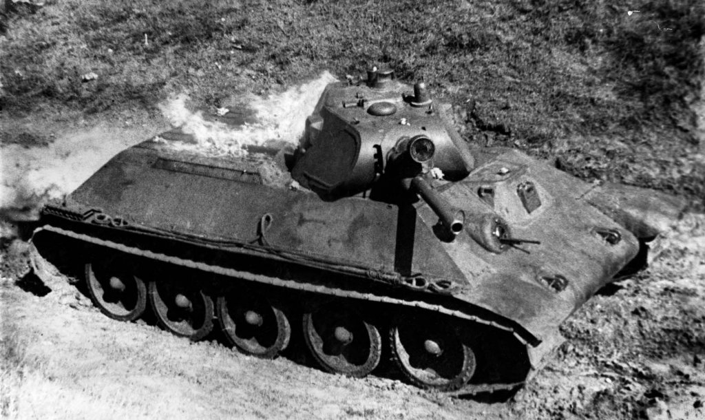 Tank T-34 (1).jpg