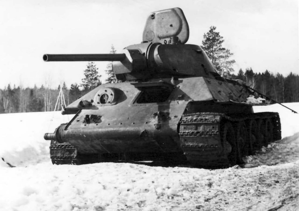 Tank T-34 (2).jpg