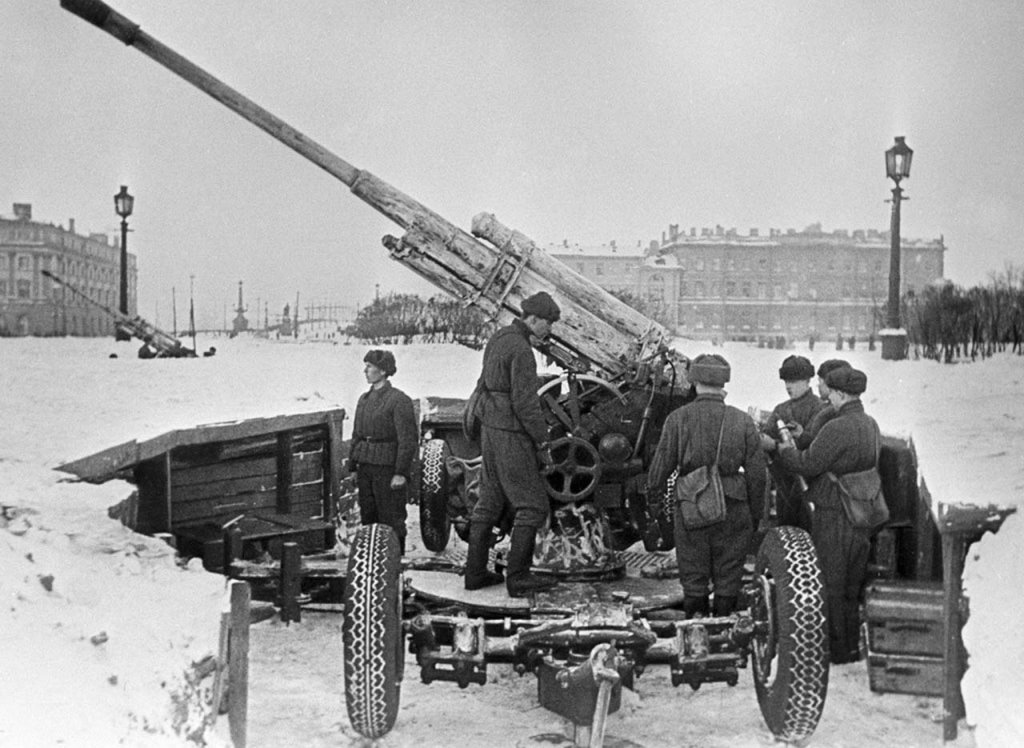 Leningrad 1942_3_1 (1).jpg