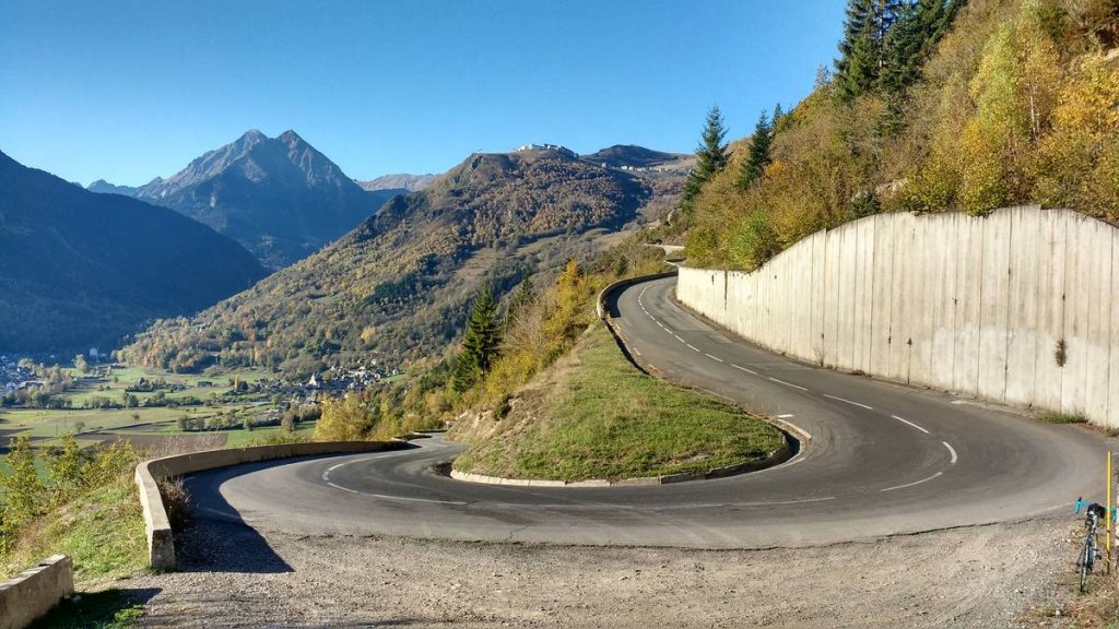 Pla d'Adet — first hairpin, 1.5 km after start of climb.jpeg