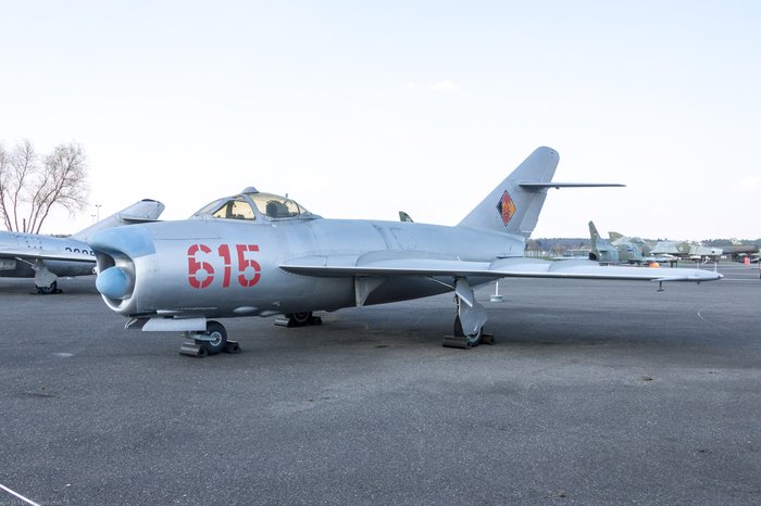 Mig 17pf1.jpg