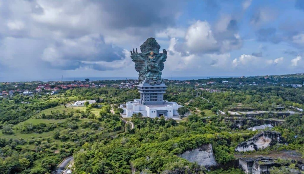 Garuda-Wisnu-Kencana-GWK-shutterstock.jpg