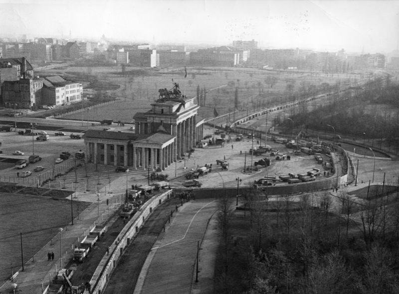 Bundesarchiv_Bild_B_145_Bild-P061246.jpg