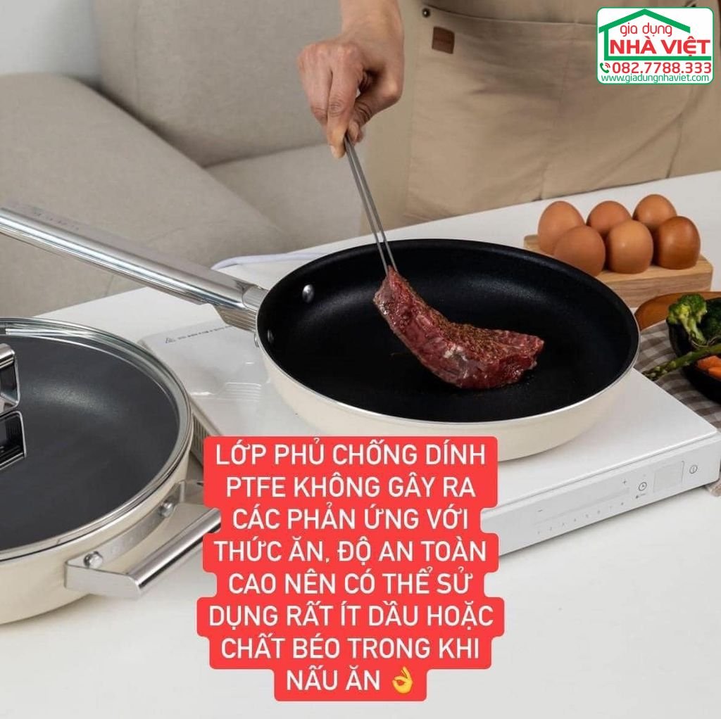  Chảo sâu lòng chống dính màu kem 30cm 50's Style SMEG CKFW3001CRM6.jpg