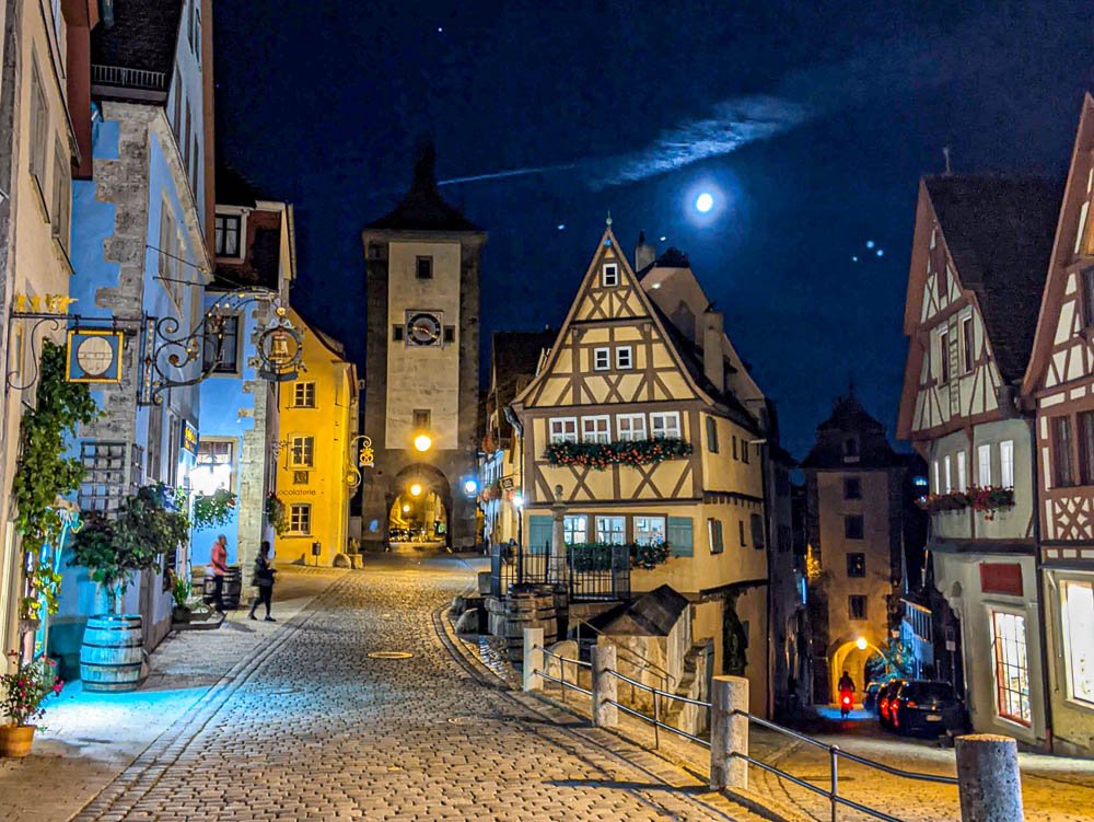 rothenburg-ob-der-tauber-things-to-do-plonlein-night.jpg