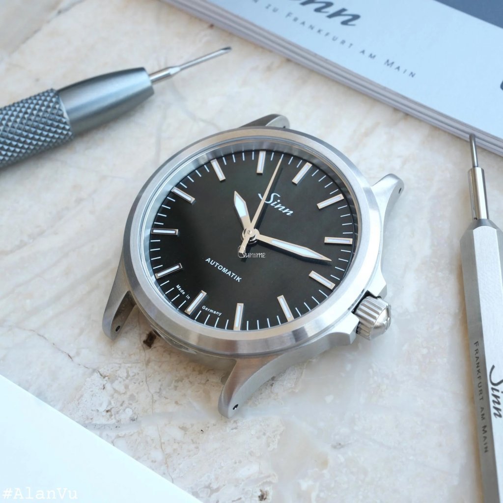 Sinn 556.0105 (7).jpg