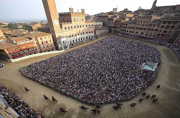 003-the_palio_di_siena.jpg