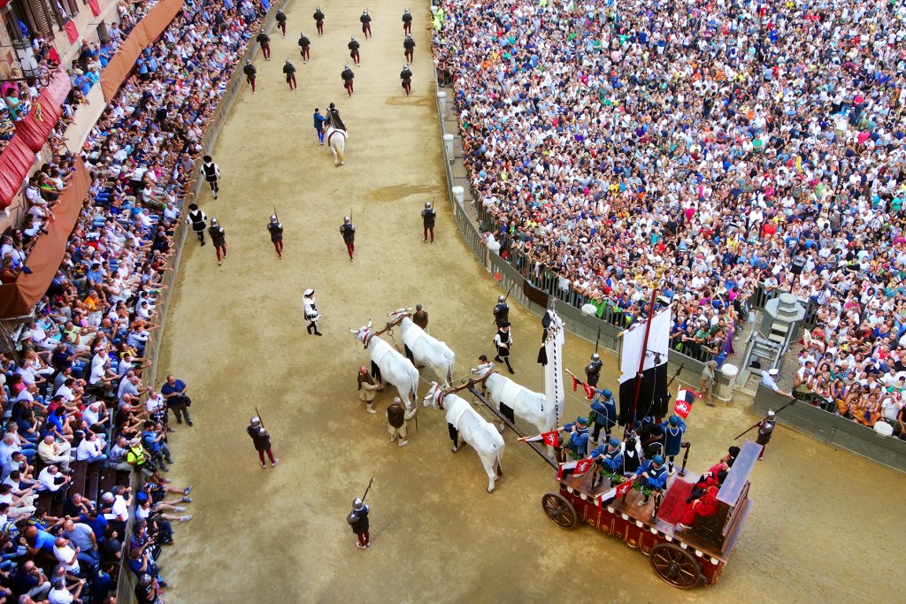 italy-siena-palio-parade-060117-rs.jpg