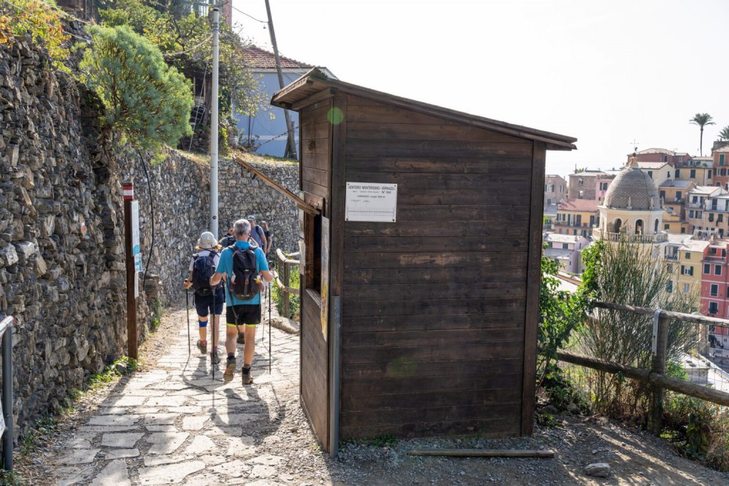 Huts-checking-Cinque-Terre-Card-1536x1024.jpg