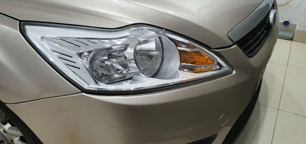 focus_headlight1.jpg