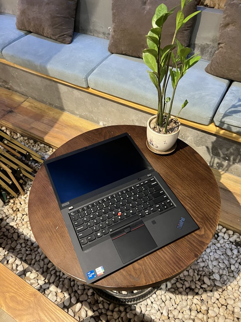 lenovo thinkpad t14 gen 2 i7.jpg