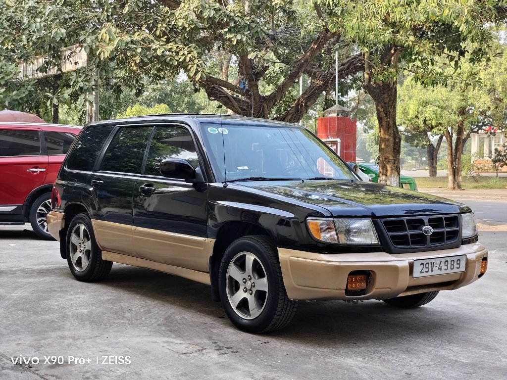 Subaru Forester 1998 (2).jpg