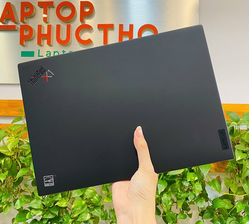 ThinkPad X1 Carbon Gen 10.jpg