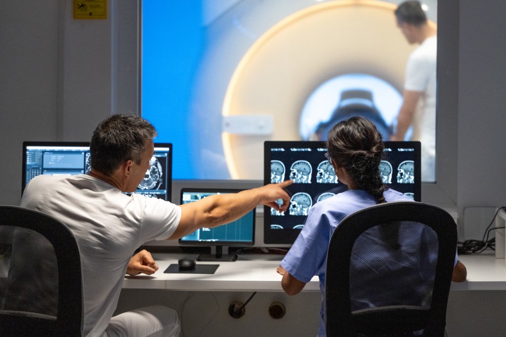 mri-radiologists-in-the-control-room-GettyImages-1326234214-3000x2000.jpg