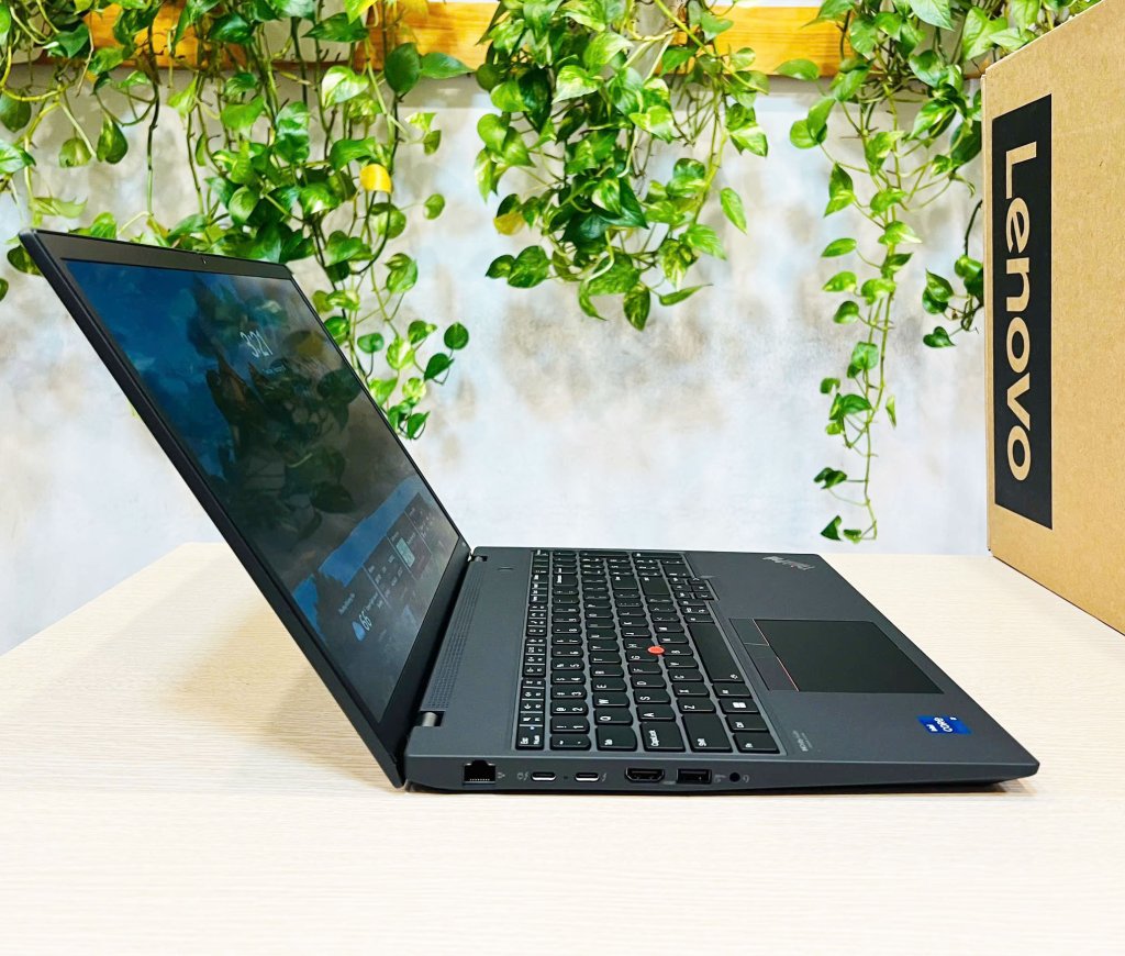 laptop lenovo thinkpad p16s.jpg