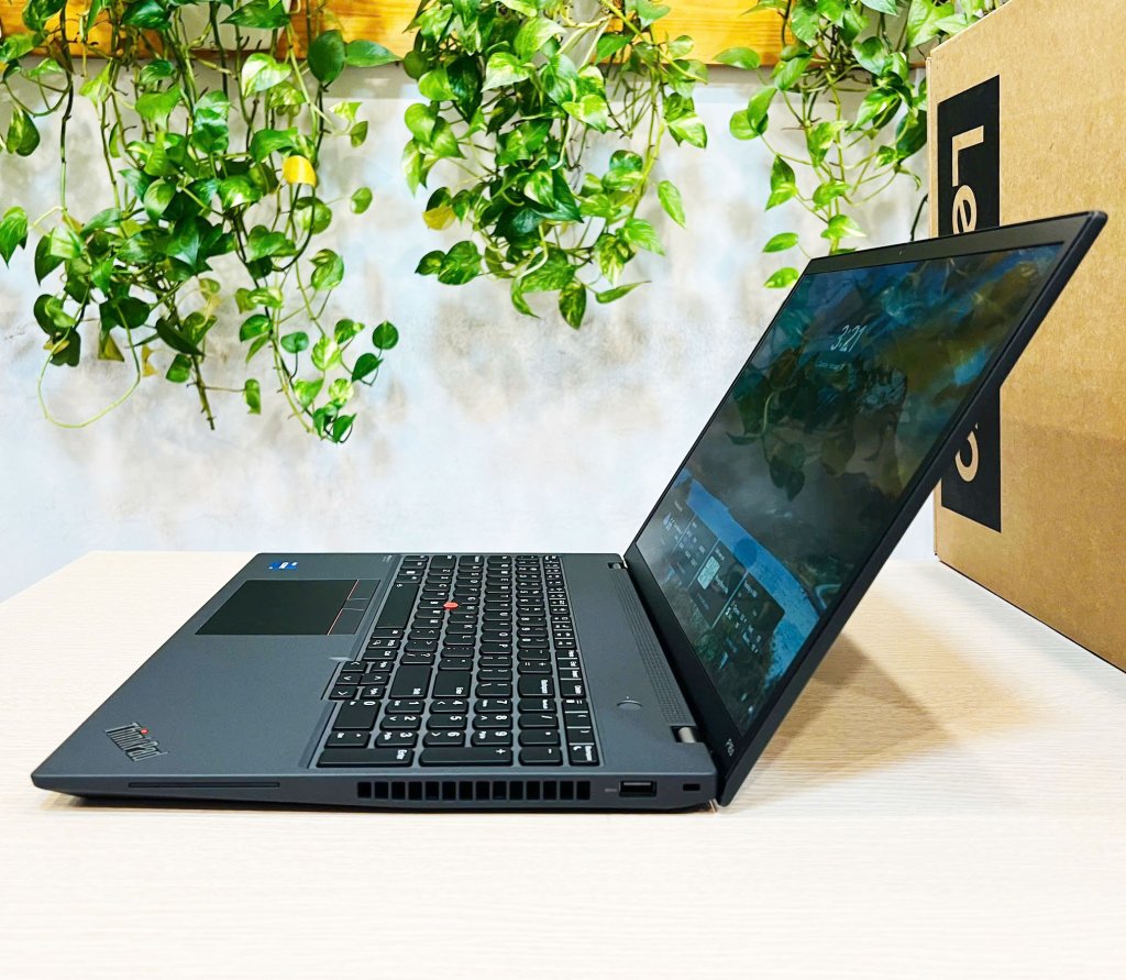 Lenovo ThinkPad P16s.jpg