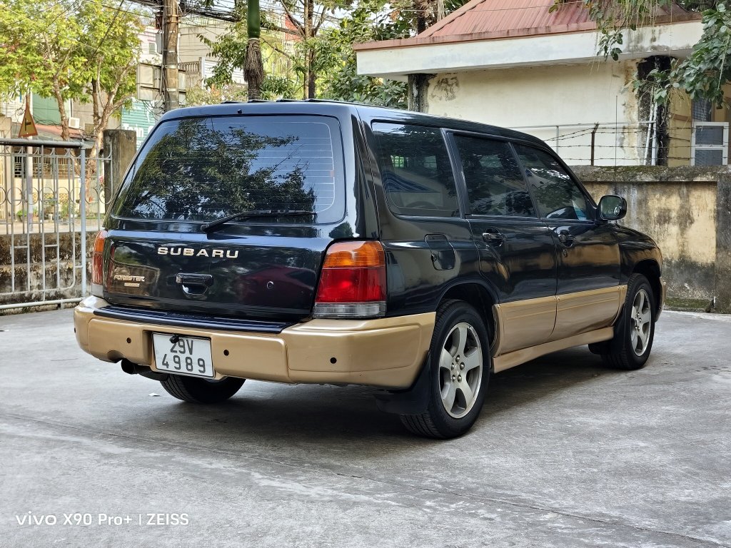 Subaru Forester 1998 (3).jpg