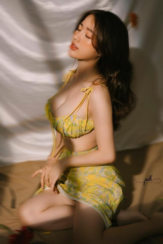 hot-girl-xe-khung-he-lo-bi-quyet-co-vong-1-quyen-ru.jpg