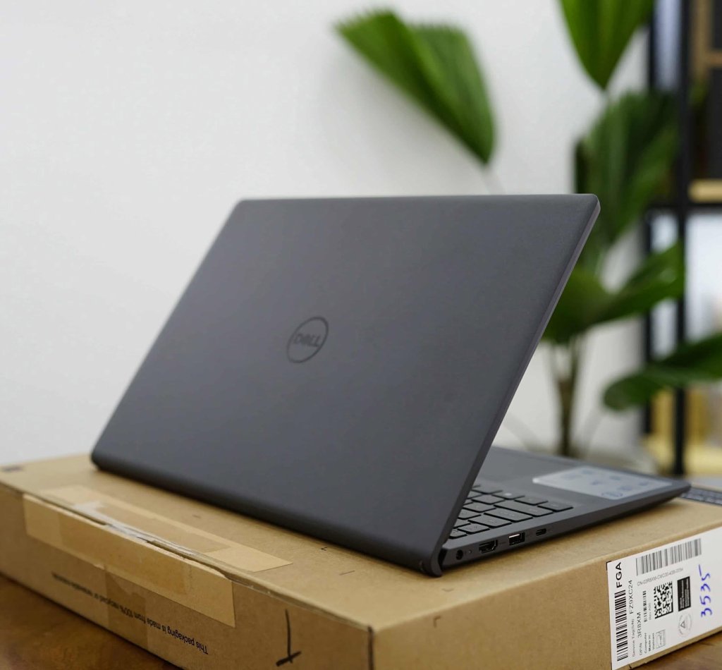 Dell inspiron 3535 ryzen 7.jpg