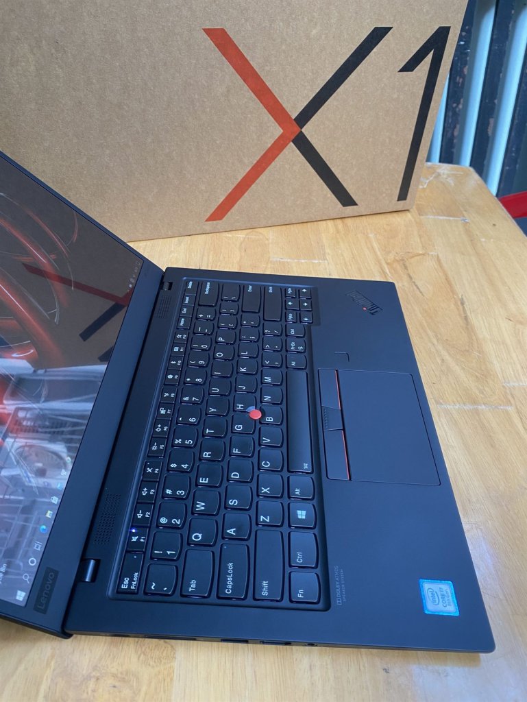 Thinkpad-X1-Carbon-Gen-7-Core-i7-4.jpg