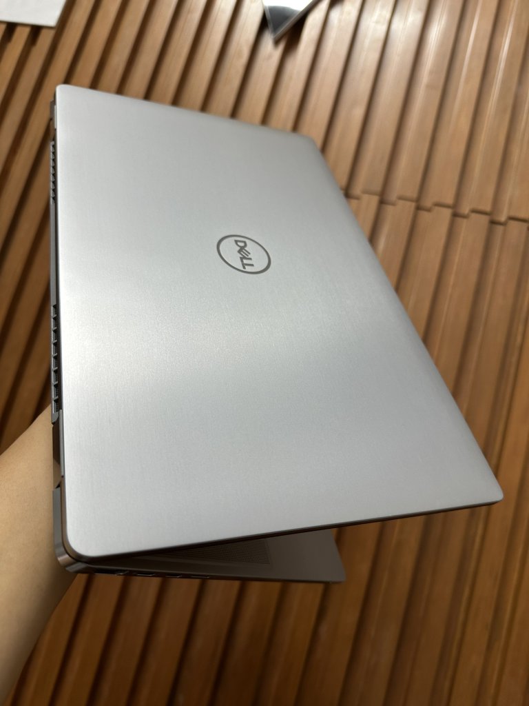 Dell-Latitude-9520-Core-i7-anh-3.jpg