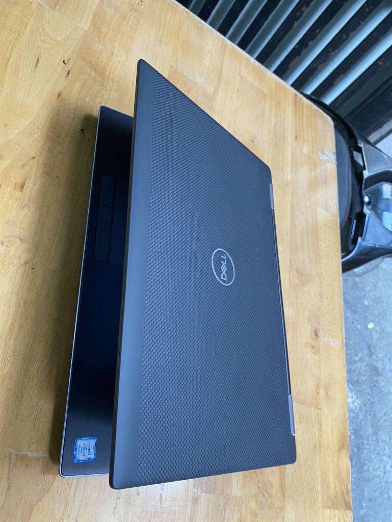 Dell-Precision-7540-Core-i7-1.jpg