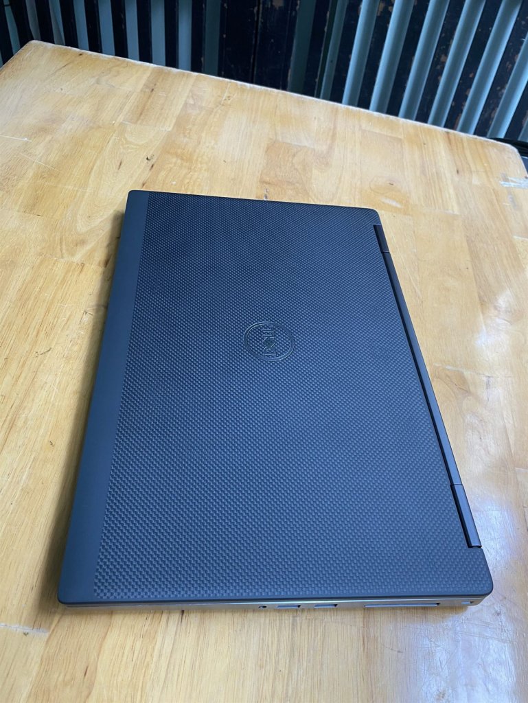 Dell-Precision-7540-Core-i7-2.jpg