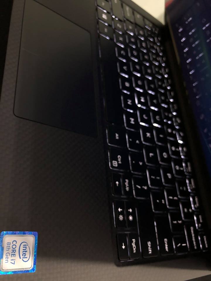 Dell-XPS-9370-i7-touch-12.jpg