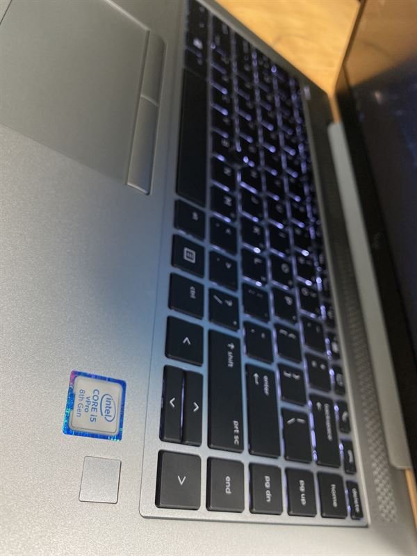 HP-840-G5-i5-th8-ko-diềm-7.jpg