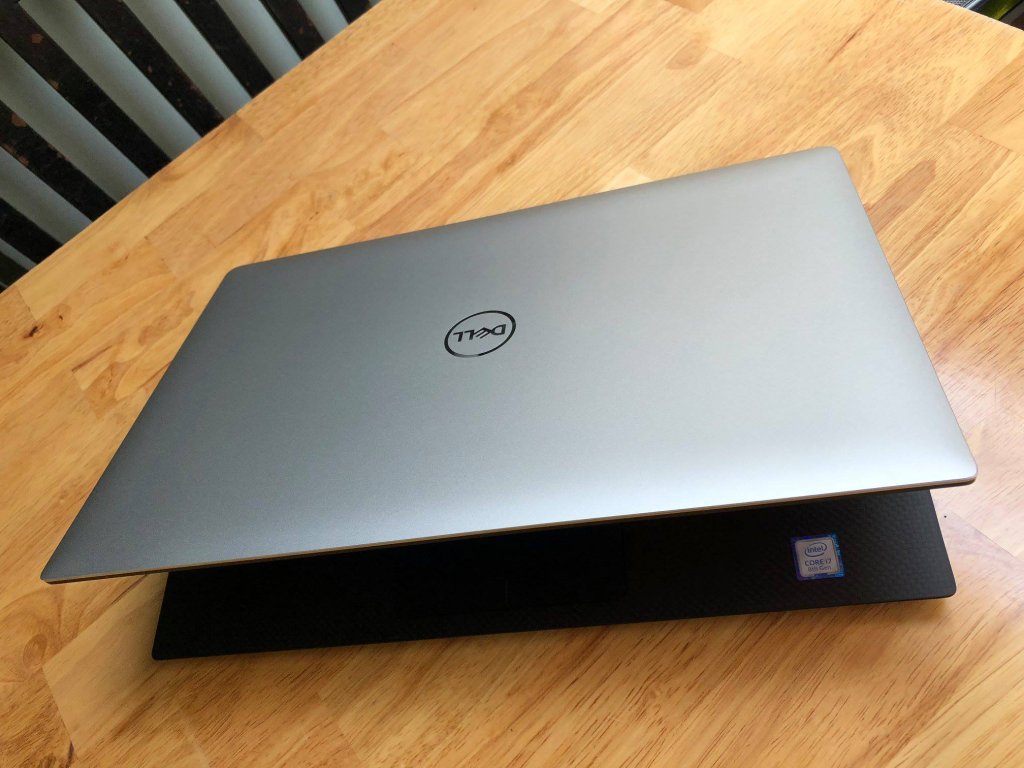 Dell-Precision-5530-i7-P2000-4.jpg