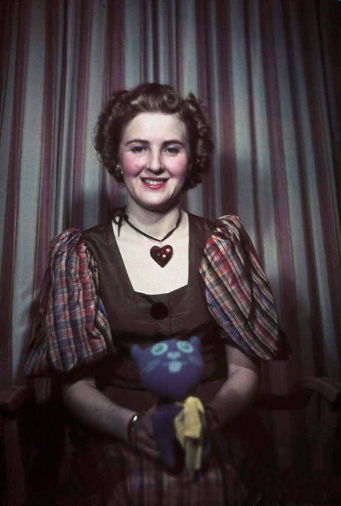 Eva Braun (3).jpg