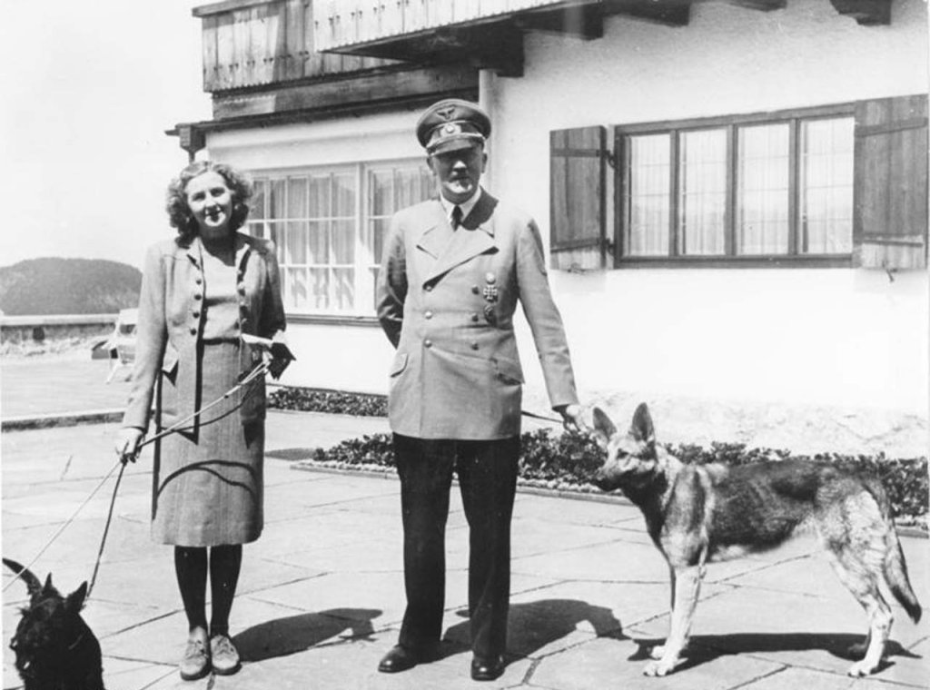 Eva Braun (7).jpg