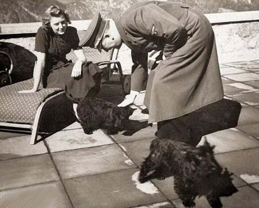 Eva Braun (15).jpg