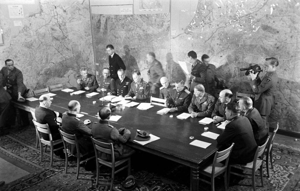 Chiến thắng 1945_5_7 (1a).jpg