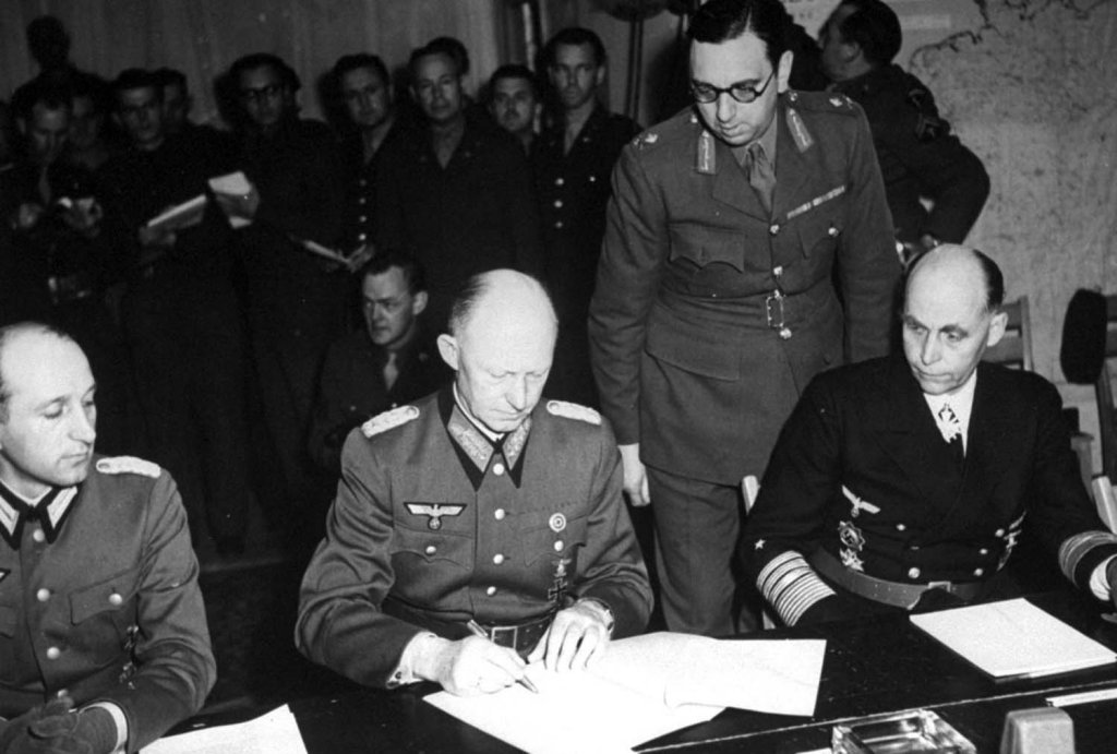 Chiến thắng 1945_5_7 (5).jpg