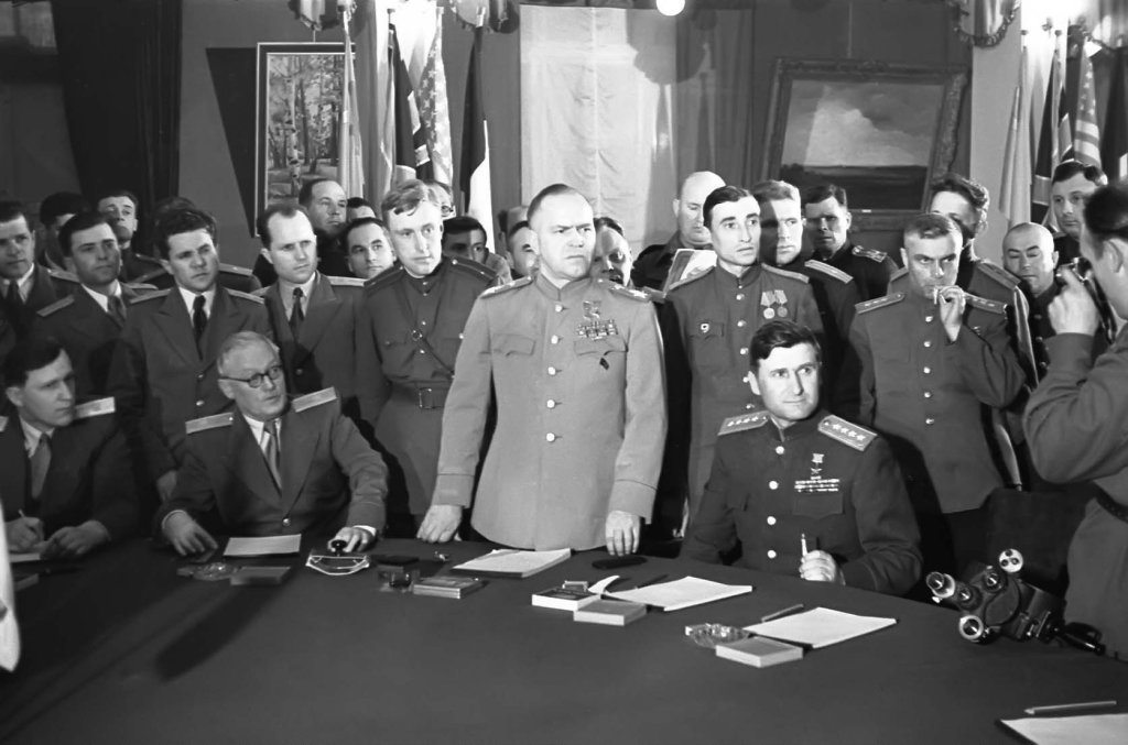 Chiến thắng 1945_5_8 (3).jpg