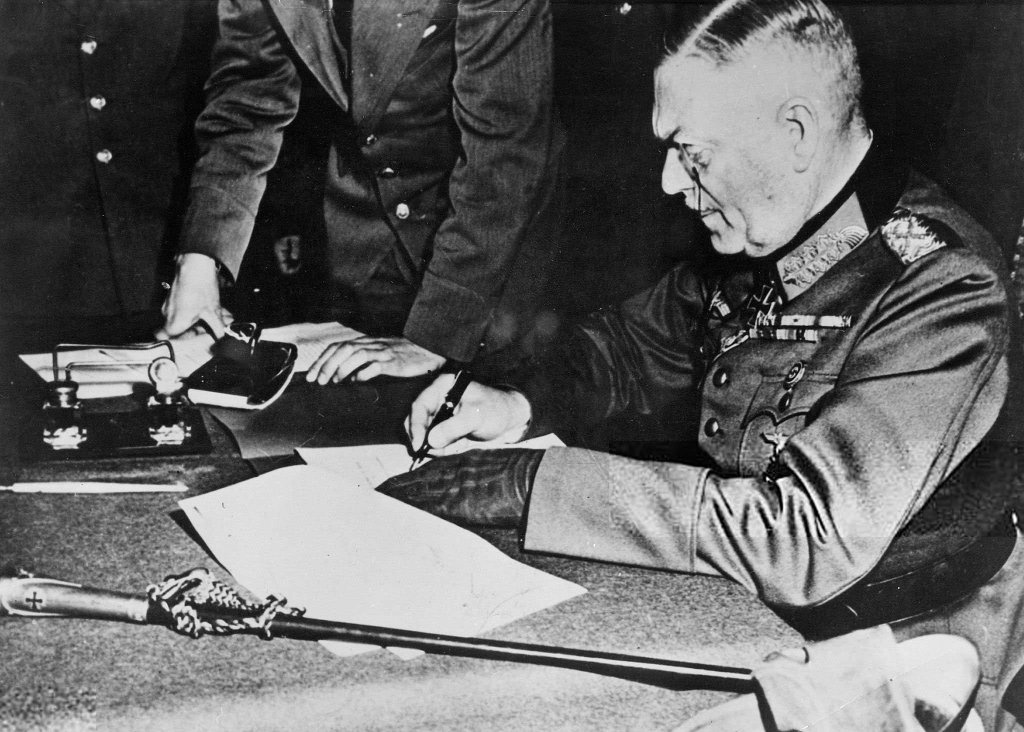 Chiến thắng 1945_5_8 (11).jpg